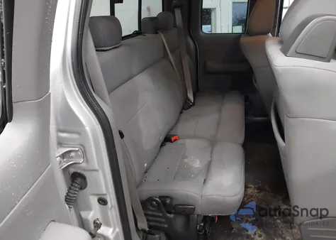 2005 Ford F-150 Stx/Xl/Xlt z USA, uszkodzony, nr VIN 1FTRX14W05NB03792